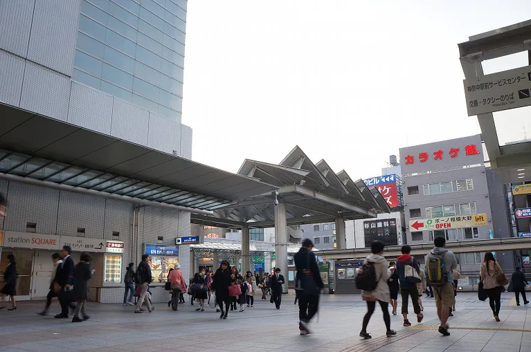 北口を出たら、左方向へ向かいます